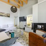 Vila Seafalios