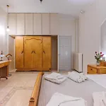 Seafalios خانيا